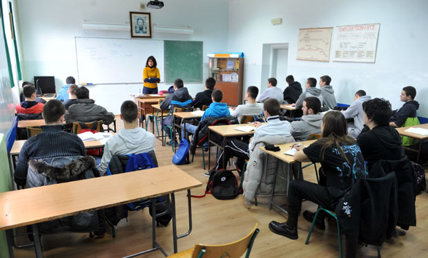 Нова мрежа школа: Вишак трећина радника